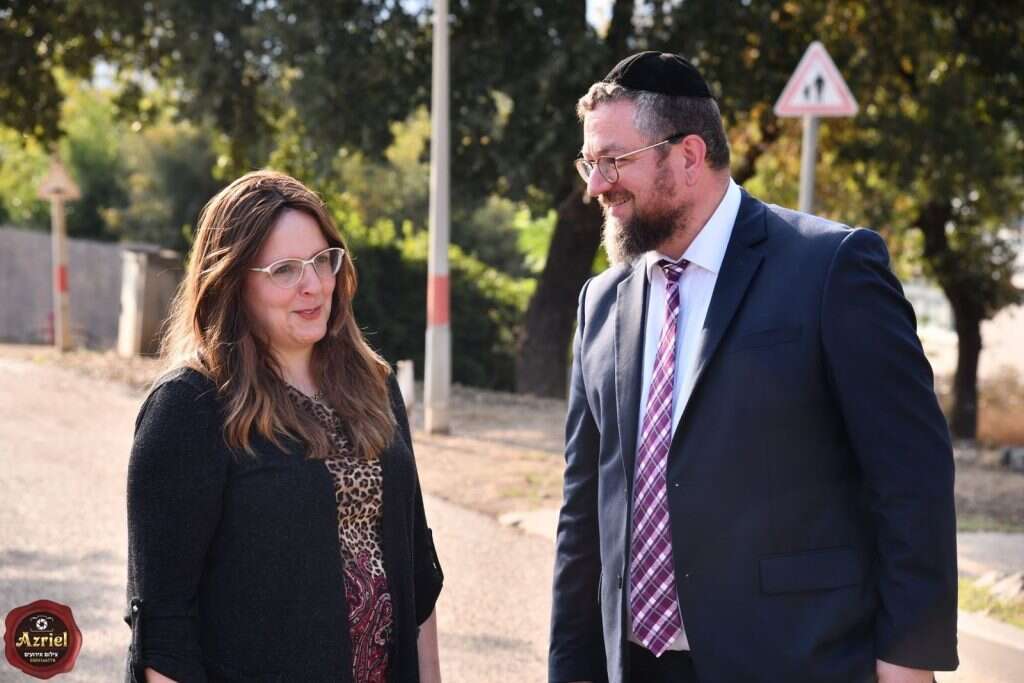 הרב אלחנן ואסתי רוזנפלד. | משה עזריאל