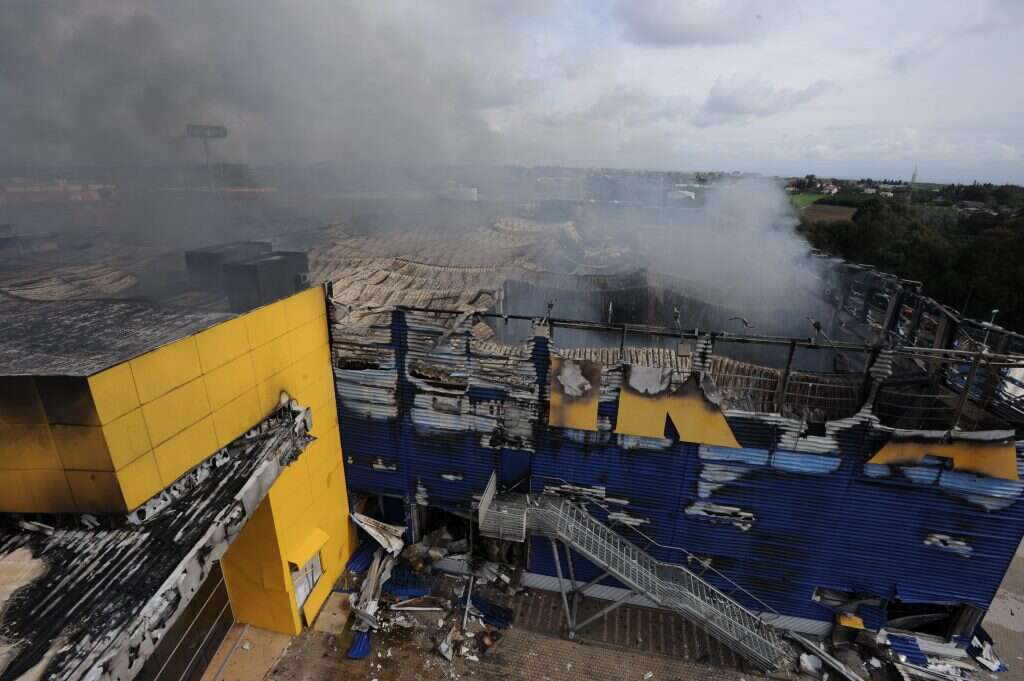 תפנית לא צפויה. השריפה באיקאה נתניה. | גילי יערי, פלאש 90