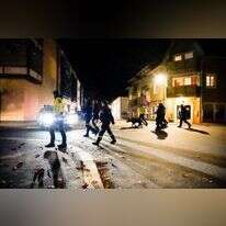 כוחות משטרה סורקים את קונגסברג לאחר מתקפת הטרור. | EPA