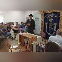 הרב לאו מדבר בישיבת "נטע ימינך" בהר חברון. | עודד בן משה הרב לאו מדבר בישיבת "נטע ימינך" בהר חברון. | עודד בן משה