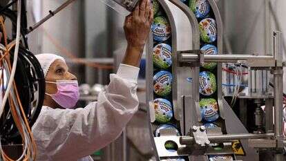 מפעל בן אנד ג'ריס. | AP