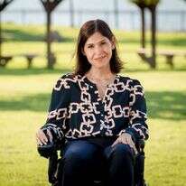 קארין אלהרר. | אנצ׳ו גוש-ג׳יני