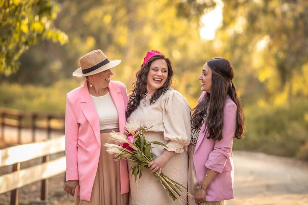 "הצלחנו לגלות את הסרטן בזמן ואנחנו מצטלמות כדי שעוד נשים יבינו שאין מה להתבייש במחלה הזאת". חודש המודעות לסרטן השד