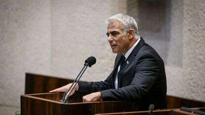 יאיר לפיד במליאה באזכרה לרבין. "צאציו האידיאולוגיים של יגאל עמיר יושבים היום בכנסת". | נועם מושקוביץ, דוברות הכנסת יאיר לפיד במליאה באזכרה לרבין. "צאציו האידיאולוגיים של יגאל עמיר יושבים היום בכנסת". | נועם מושקוביץ, דוברות הכנסת