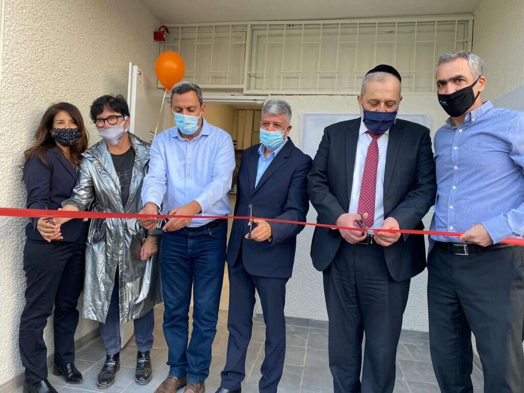 מימין לשמאל: אריאל משעל, אריה דרעי, איציק דנינו, אלון דוידי, חנה רדו ונעמה הלוי פאר. | איה דבורין