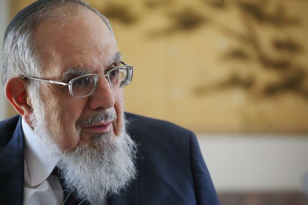 הרב רבינוביץ'. | מרים צחי