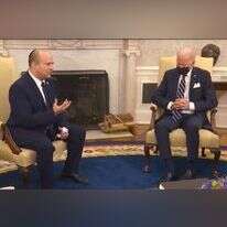 נרדם או לא? ביידן בפגישה עם בנט. | מסך מהתוכנית