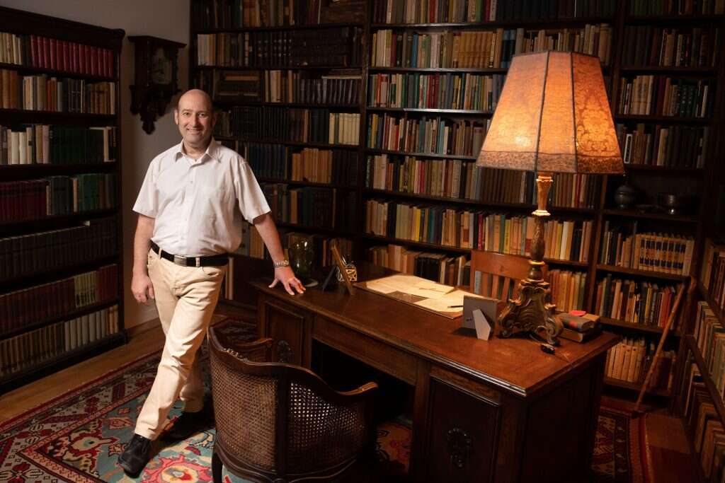 ד"ר גיל וייסבלאי. | שריה דיאמנט