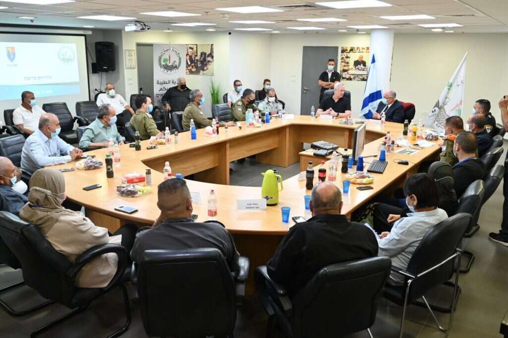 שר הביטחון בביקור בטייבה. | אריאל חרמוני, משרד הביטחון