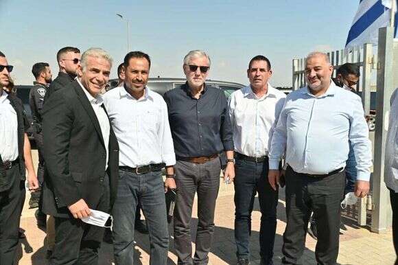 מנסור עבאס, יאיר לפיד, מאיר כהן, יש בסיור עתיד בנגב. | אלעד גוטמן