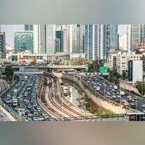העומס מגיע לשיאים חדשים. נתיבי איילון. | שאטרסטוק
