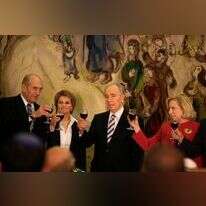 נשיא המדינה דאז שמעון פרס וקולט אביטל (מימין) בכנסת, 2007. | נתי שוחט, פלאש 90