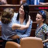 חברות הכנסת עידית סילמן, שירלי פינטו ותמר זנדברג בהשבעת הכנסת, יוני 2021 | יונתן זינדל, פלאש 90