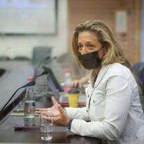 שרון אלרעי פרייס בוועדת חוקה. | נועם מושקוביץ, דוברות הכנסת