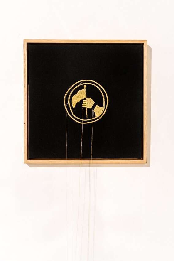 עבודות רקמה מוזהבות, יעל סרלין. מתוך יריד האומנות צבע טרי בתל אביב. | יעקב ישראל