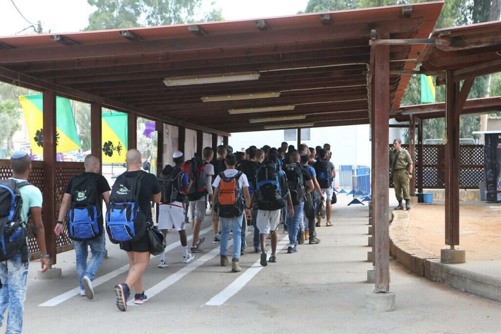 מתגייסים בבקו"ם. אילוסטרציה