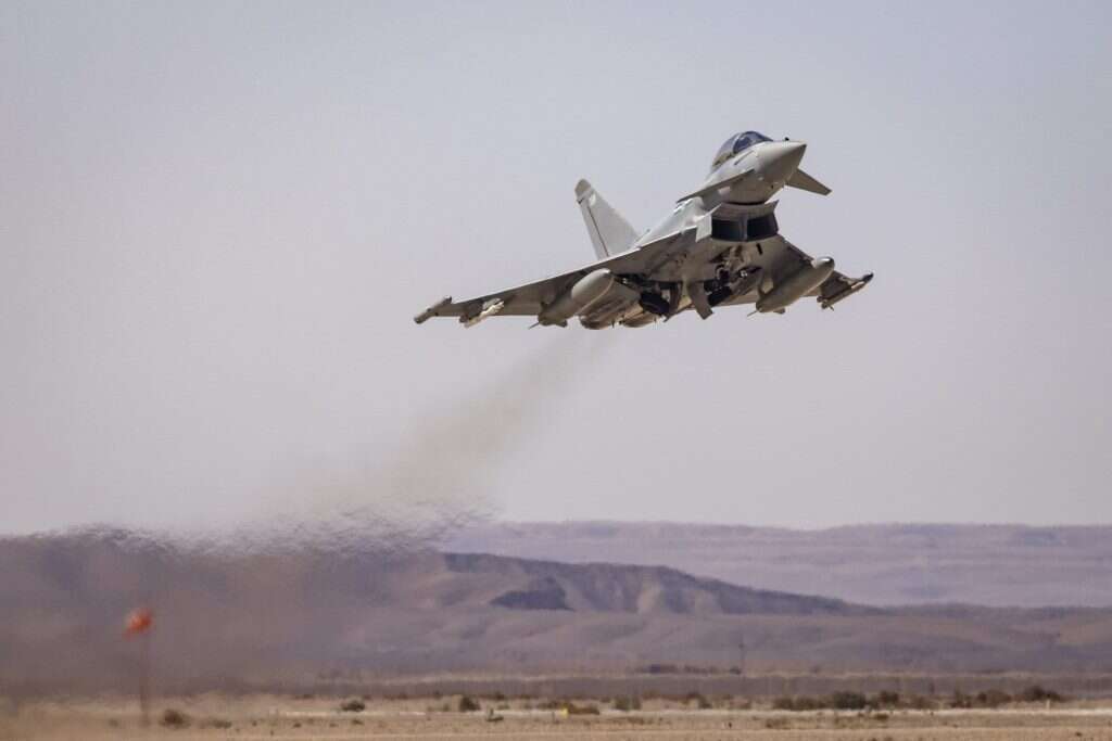 הבלו פלאג. | אוליבייה פיטוסי פלאש 90