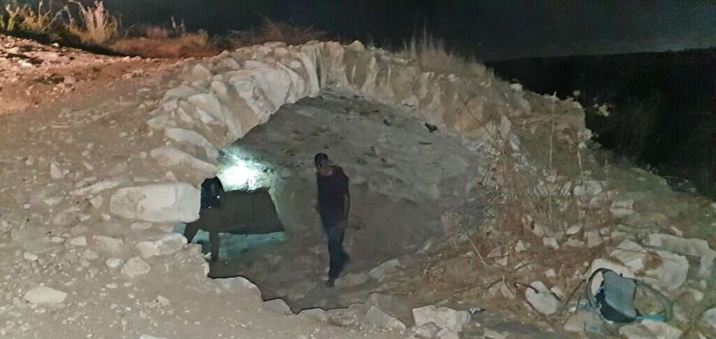 תפיסת חולית שודדי עתיקות מתל שבע. | היחידה למניעת שוד ברשות העתיקות תפיסת חולית שודדי עתיקות מתל שבע. | היחידה למניעת שוד ברשות העתיקות