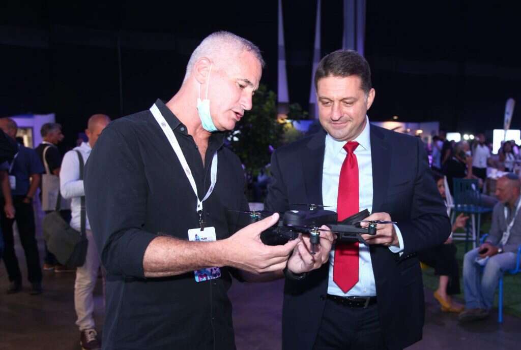 הרחפן. | דוברות "צוות 3"