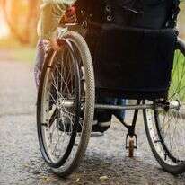 כיסא גלגלים. | שאטרסטוק