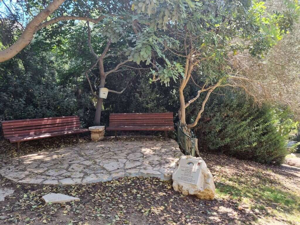 דרך לעבד את האבל. פינת הנצחה לתינוקות לידה שקטה, בגן החיות התנ"כי. | הילה כהן אייס