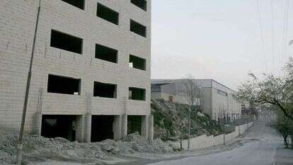 בנייה בעטרות. | ארכיון: מרים צחי