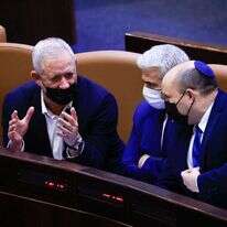 בנט, לפיד וגנץ במליאת הכנסת, בחודש הקודם. | אוליבייה פיטוסי, פלאש 90