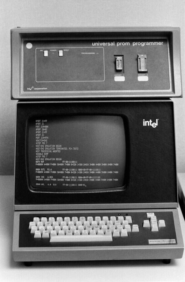 תמצית החדשנות לתקופתו, מחשב אישי 1980. | גטי אימג'ס תמצית החדשנות לתקופתו, מחשב אישי 1980. | גטי אימג'ס