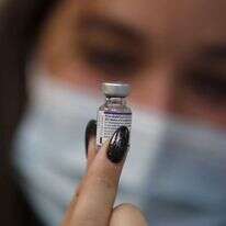 בקבוקון חיסון נגד קורונה של פייזר בישראל. | EPA