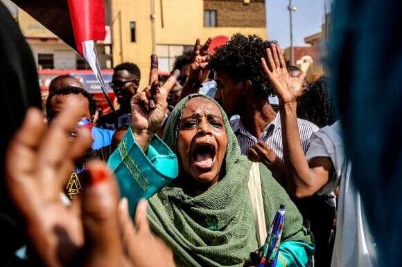 מפגינים בחרטום. | EPA