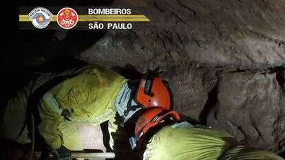 ניסיונות חילוץ הכבאים מהמערה בברזיל, אתמול. | AFP