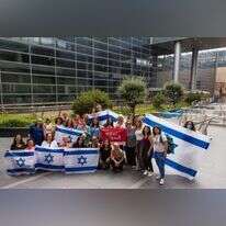 נשות ארגון מומנטום מתוך המשלחת האחרונה שנחתה בישראל. | אבירם ולדמן נשות ארגון מומנטום מתוך המשלחת האחרונה שנחתה בישראל. | אבירם ולדמן