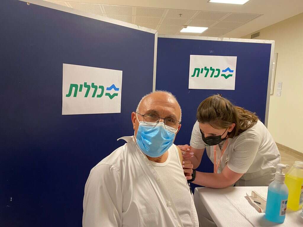 ח״כ עלי סלאלחה הגיע להתחסן. | דוברות הכללית