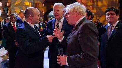 אסור לסמוך על ידידים. | AFP