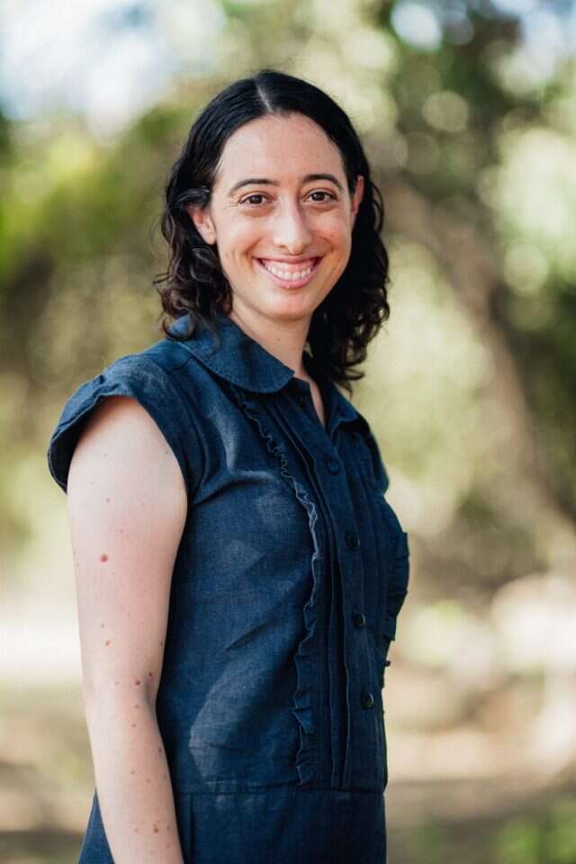 שרה. | אור שטרית