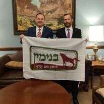 ראש מועצת בנימין ישראל גנץ עם הסנאטור הרפובליקני מייק לי. | דוברות בנימין