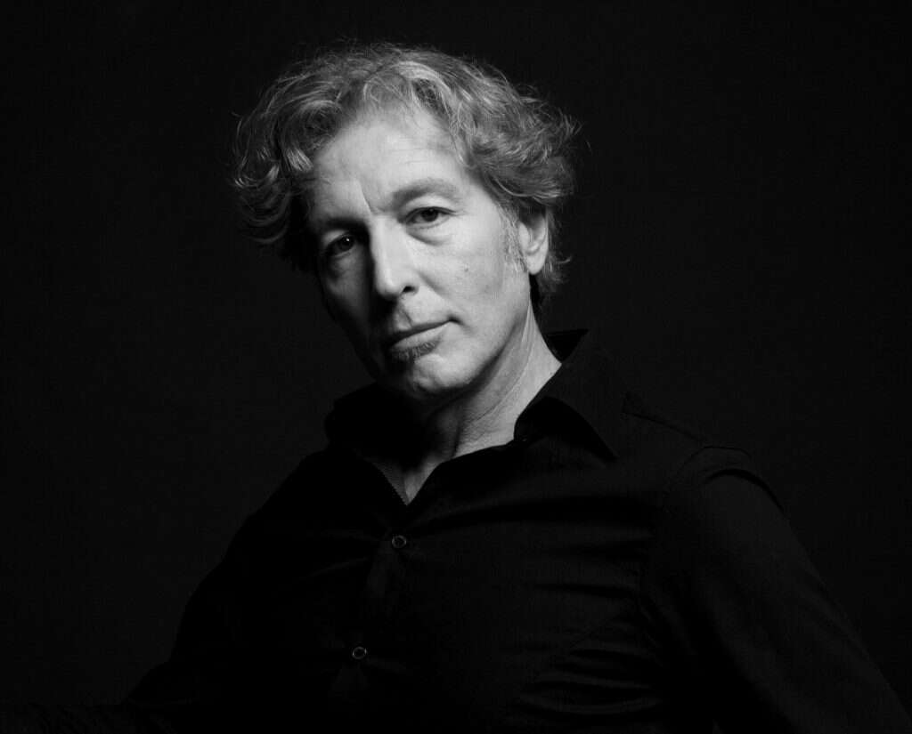 כל אחד לוקח את השני לכיוון אחר. ברי סחרוף. | רונן ללנה כל אחד לוקח את השני לכיוון אחר. ברי סחרוף. | רונן ללנה