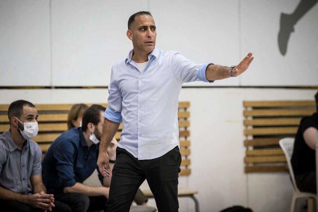 עוזר לי להיות מי שאני. המאמן רועי לזר. | ספי מגריזו