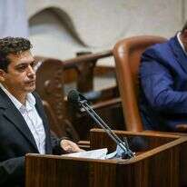 חבר הכנסת עמיחי שיקלי בהצבעות על התקציב. | נועם מושקוביץ דוברות הכנסת