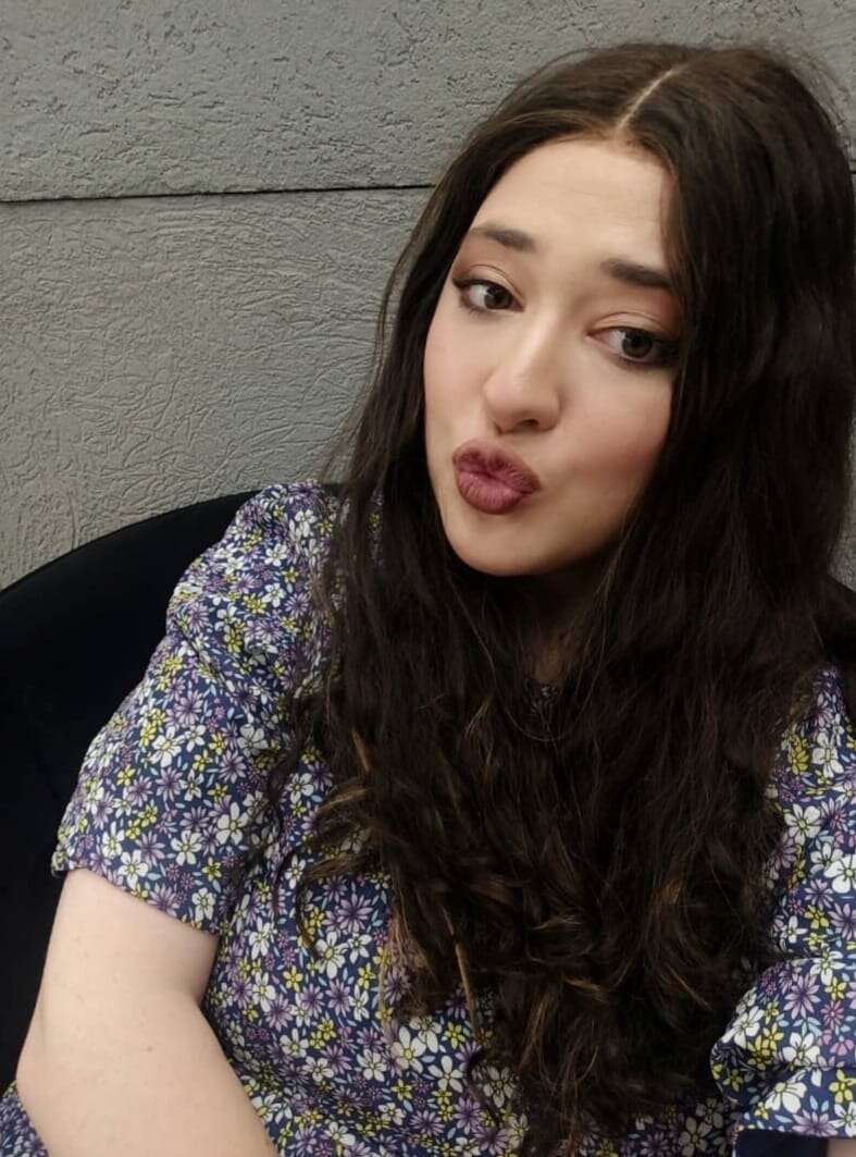 סימי הרשקופ, מייסדת ומנהלת 'דוס סלבס' והאישה הראשונה שפתחה עמוד בידור דתי המונה למעלה מ48,000 עוקבים