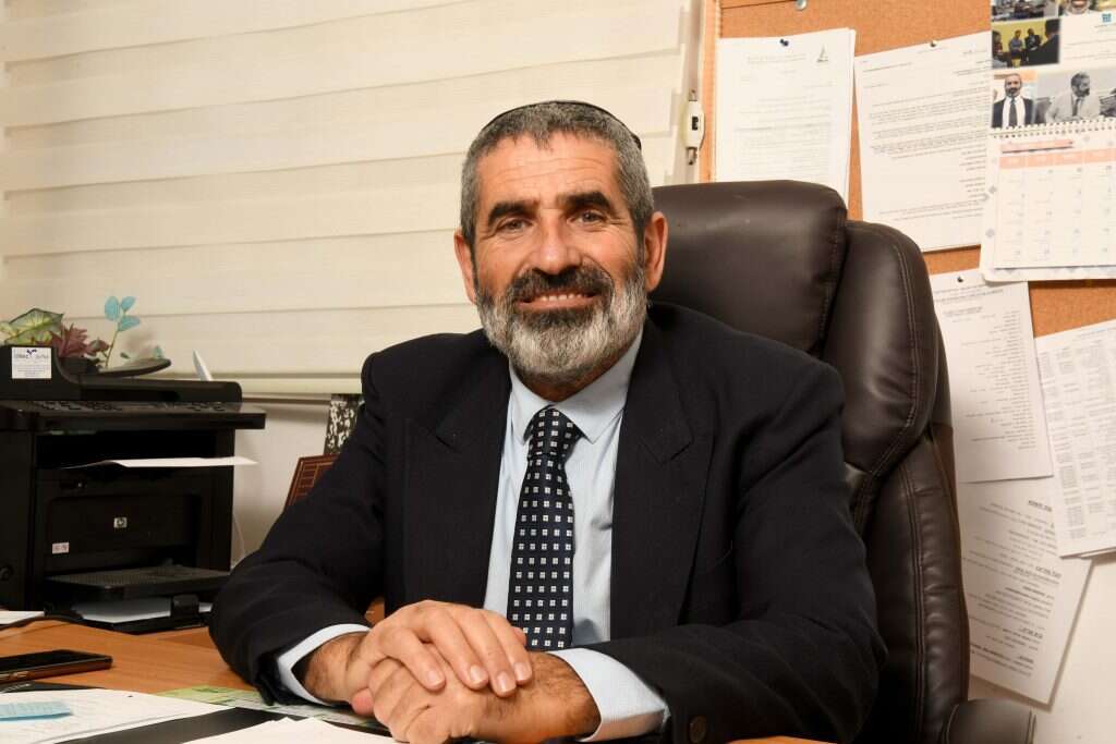 הרב אשר כורסיה. | יוסי זליגר