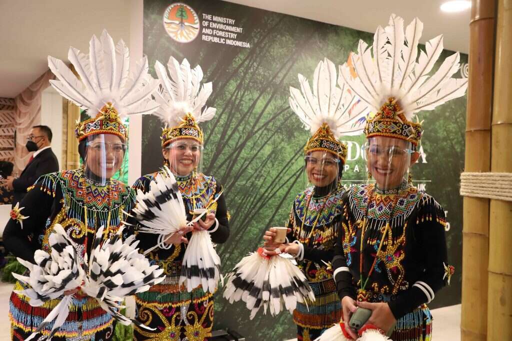 נציגות אינדונזיות במתחם הדוכנים. | יעל (פרוינד) אברהם