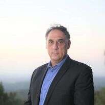 אלחנן גלאט. | מרים צחי