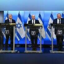 שר החוץ ליברמן, ראש הממשלה בנט ושר החוץ לפיד במסיבת עיתונאים לאחר אישור התקציב. | חיים צח, לע"מ