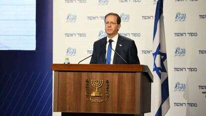 הנשיא יצחק הרצוג בוועידת החינוך של מקור ראשון. | שריה דיאמנט הנשיא יצחק הרצוג בוועידת החינוך של מקור ראשון. | שריה דיאמנט