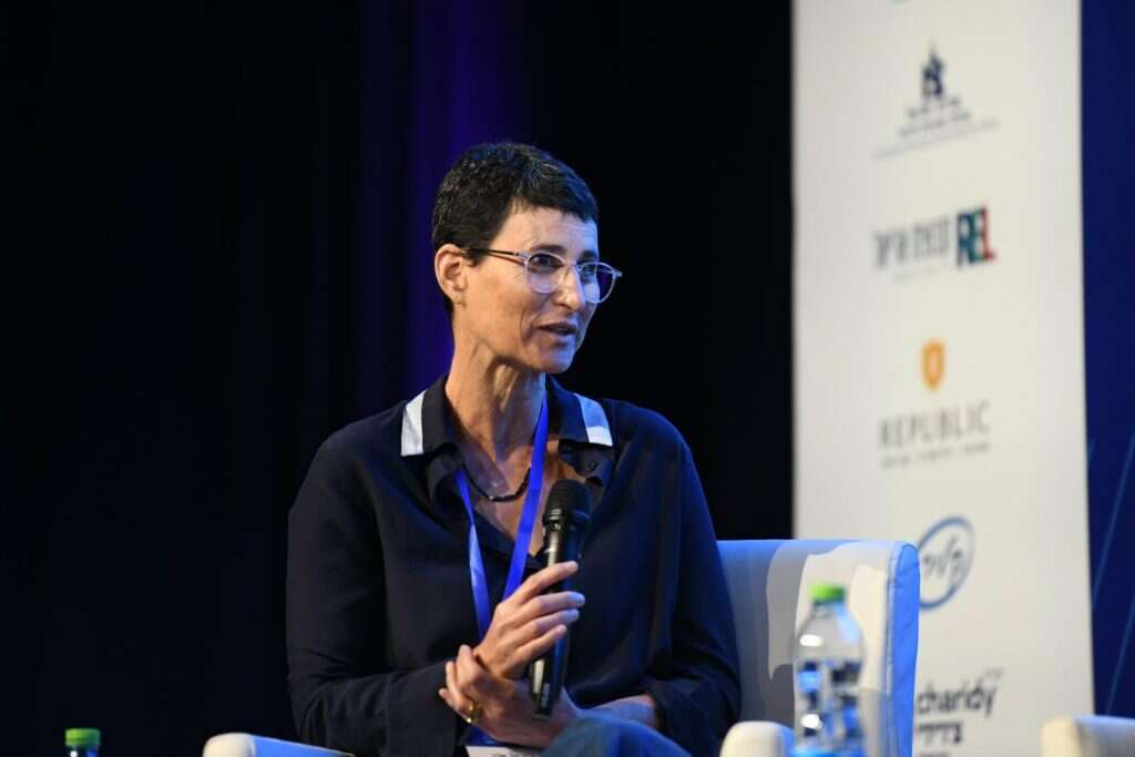 ד"ר טל שניר. | שריה דיאמנט ד"ר טל שניר. | שריה דיאמנט