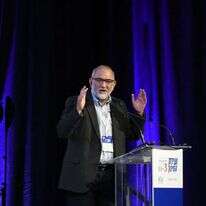 הרב פרופ' יצחק קראוס. | שריה דיאמנט