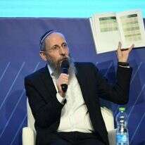 הרב יוסף צבי רימון בוועידת החינוך של מקור ראשון. | שריה דיאמנט