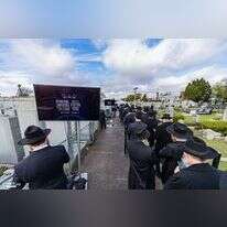 ה"שלוחים" בציון הרבי מלובביץ' ובברוקלין. | חיים טויטו