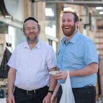 יוסי ויצחק. | יוסי אלוני